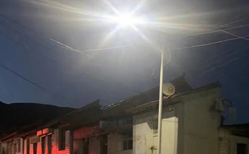 农村院子里最适合的果洛太阳能路灯亮度与安装要点 农村院子里最适合的果洛太阳能路灯亮度与安装要点